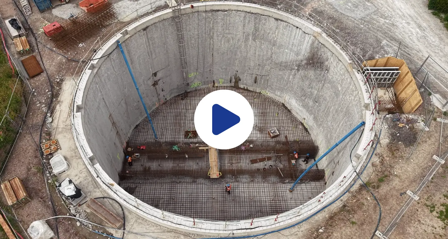Timelapse de construction d'un bassin de stockage des eaux